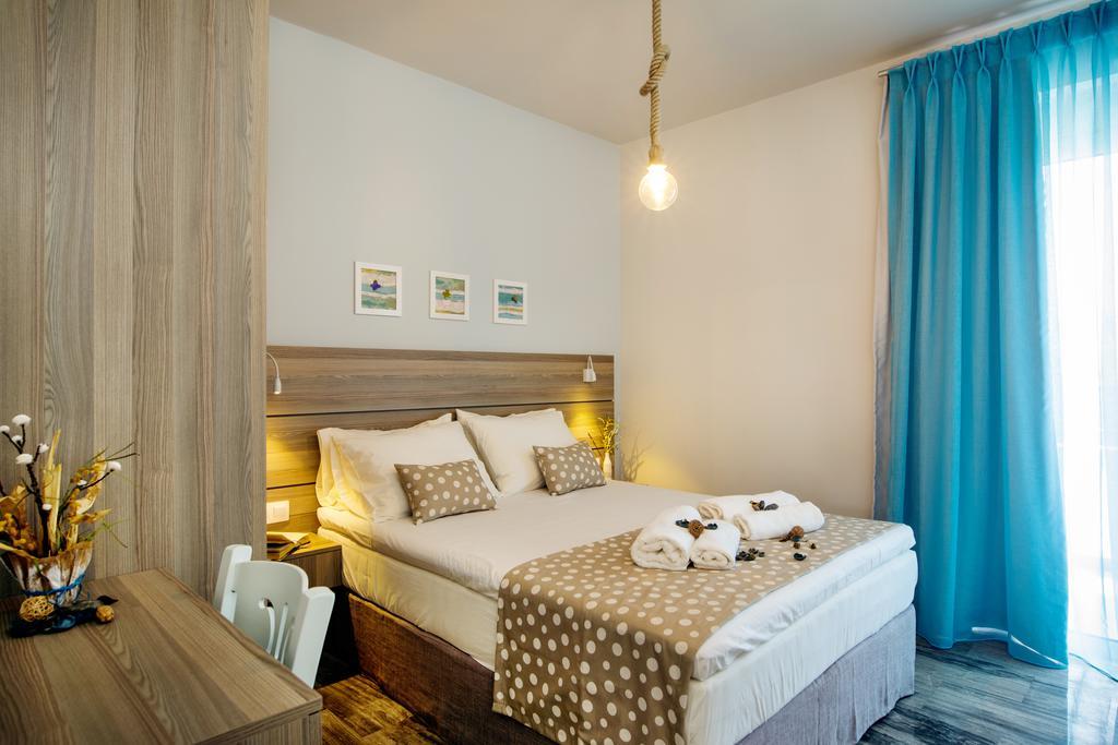 Beachside Apartment In Plakias Centre! Экстерьер фото