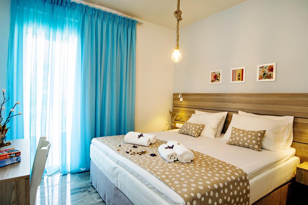Beachside Apartment In Plakias Centre! Экстерьер фото